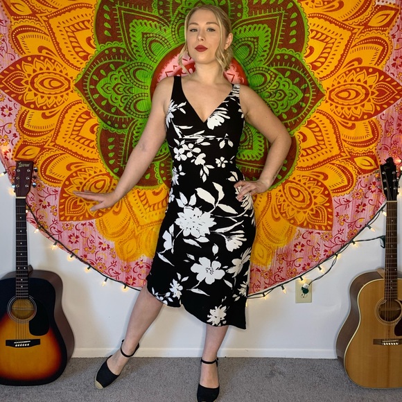 Rampage Dresses & Skirts - Black and white flower dress